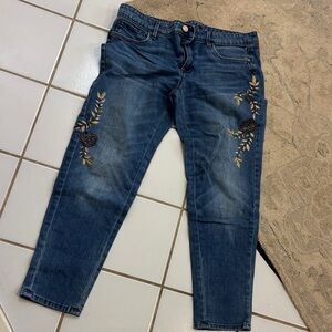 White House black market 6